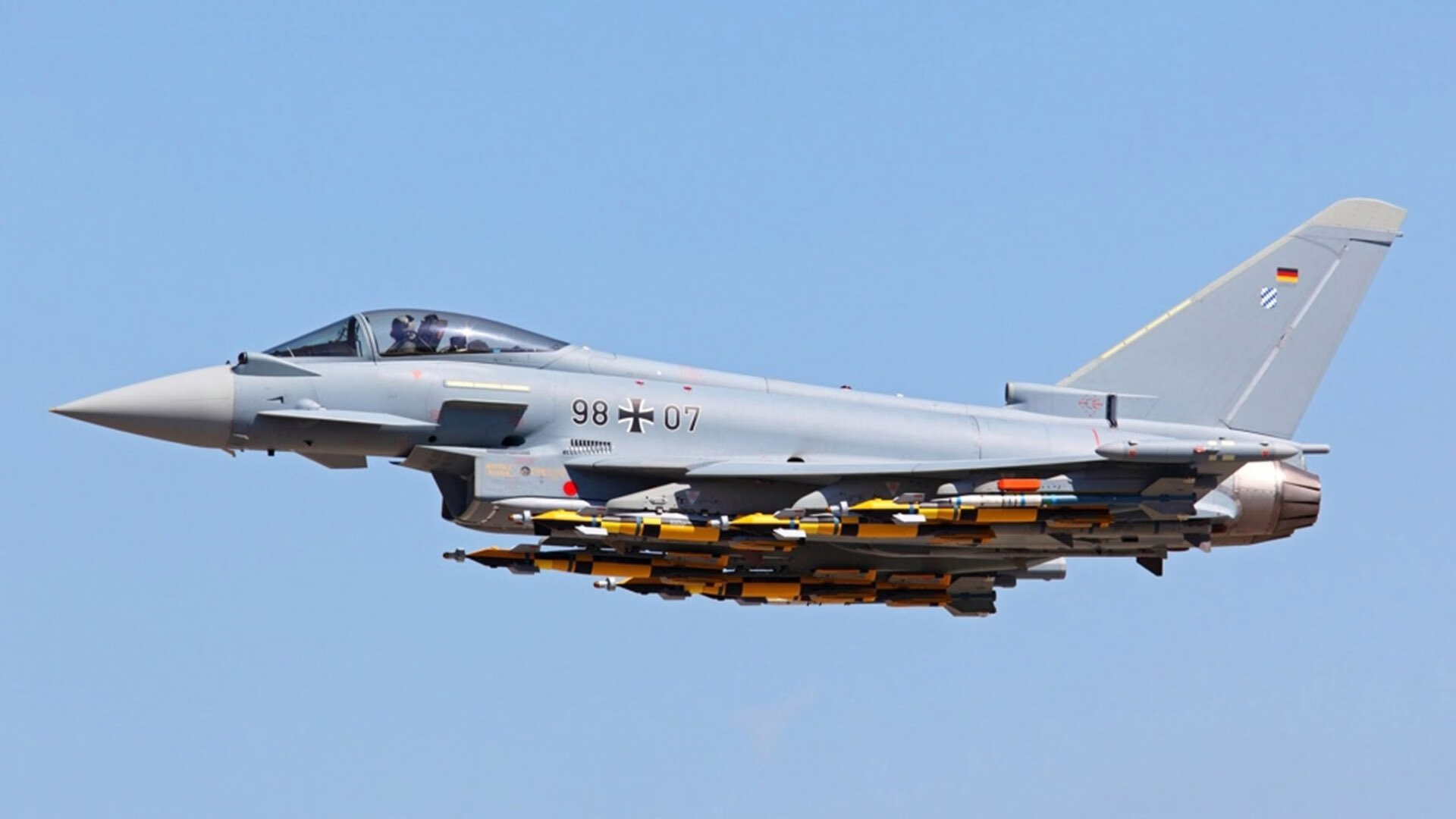 拉齐奥门将神勇表现,多次神扑挽救球队,拉齐奥著名门将