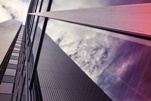 九游网页版官网-多彩赛场：未来足球场的多元化设计理念，足球场地建设创新做法